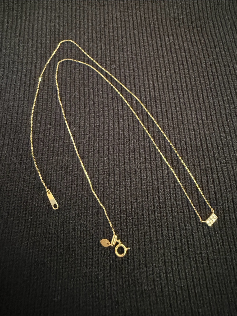 Unused Real 18k yellow gold diamond dainty necklace 45cm length